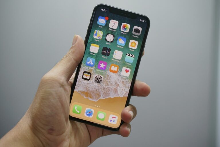 Zamień ekran główny iPhone'a w dashboard do pracy. Widgety, Shortcuts i Focus Mode, które oszczędzą Ci 30 minut dziennie.